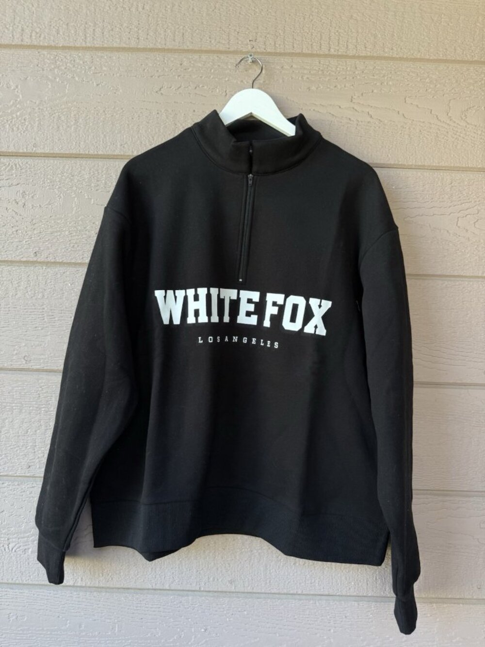 White Fox Women’s M/LOversized Quarter Zip Sweatshirt Black Graphic Pullover NWT